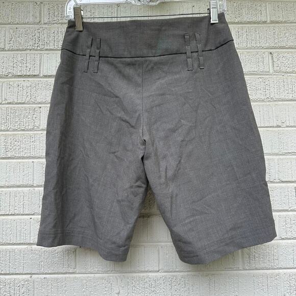 Old College Inn Y2K Gray Bermuda Shorts - Picture 2 of 3